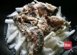 Illustration of how to make carrot fish 13