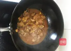 Illustration of how to make potato stew with beef 5