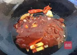 Illustration of how to make braised crucian carp and tofu in soy sauce 8