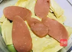 Illustration of the homemade version of boiled pork slices 4