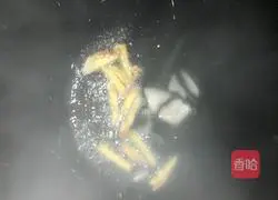 Illustration of how to make stir-fried clams 3