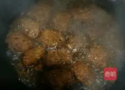 Illustration of Braised Lion Head 6