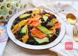 Illustration of how to make low-fat and low-calorie scrambled eggs with cucumber and fungus 11