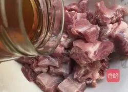 Illustration of how to cook chestnut ribs with orange juice 3