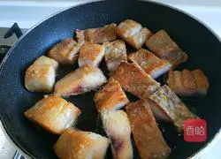 Illustration of how to make Hubei Braised Cured Fish Nuggets on the 15th day of the first lunar month 8