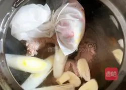 Illustration of home-style braised pork ribs 7