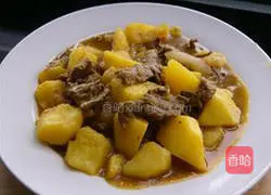 Illustration of how to make curry potato and beef 7