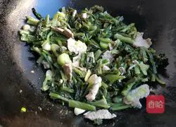 Illustration of how to make braised tofu with potherb mustard 7