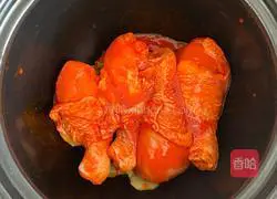 Illustration of how to make the rice cooker version of Orleans chicken legs 4