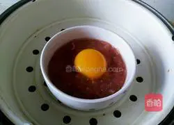 Illustration of how to make steamed meatloaf with eggs 6