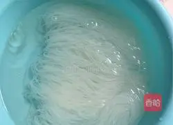 Illustration of how to make baby cabbage vermicelli 3