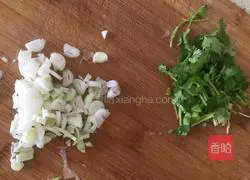 Illustration of how to make wolf tooth potatoes 4