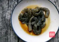 Illustration of how to make fried chive flowers with shrimps 8