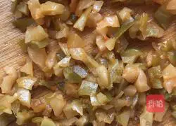 Illustration of how to make steamed tofu with pickled mustard 5