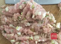 Illustration of how to make tofu meatballs 3