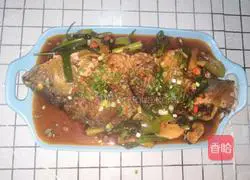 Illustration of home-style braised fish with crispy skin and tender meat 10