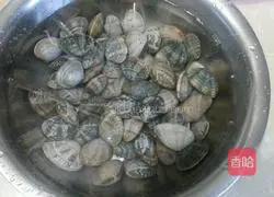 Illustration of how to make stir-fried clams 1