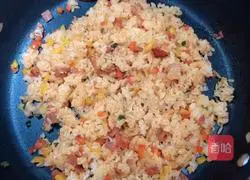 Illustration of how to make French fries and omelette rice (fried rice with French fries, egg and bacon) 9