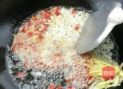 Illustration of how to make spicy dried fish 4