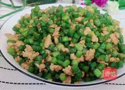 Illustration of how to stir-fry minced meat with garlic moss 7