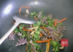 Illustration of how to make fried duck gizzards with green pepper 5