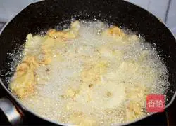 Illustration of how to make short crispy pork 7