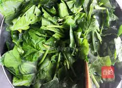 Illustration of how to make stir-fried spinach with tofu skin 6