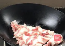 Illustration of how to make fried pumpkin with pork belly 6