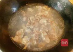 Illustration of how to make spicy and sour beef soup for appetizers 4