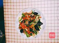 Illustration of how to stir-fry shredded pork with celery 9