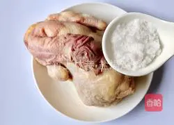 Salt Illustration of how to make baked chicken (wok version) 2