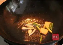 Illustration of how to make salt and pepper shrimp 8