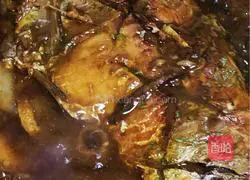 Illustration of braised Wuchang fish 6