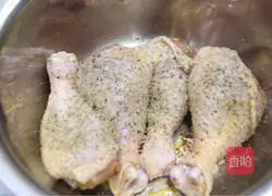 Illustration of how to make flavored roasted chicken legs 3