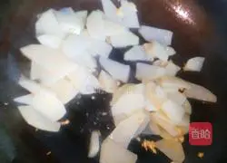 Fried meat and potatoes Practice illustration 6