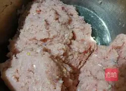 Illustration of how to make grass carp meatballs 6