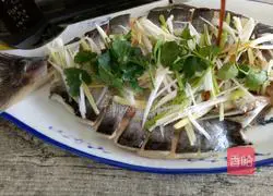 Illustration of how to make steamed fish 9