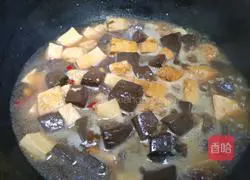 Illustration of braised tofu and pig blood 2