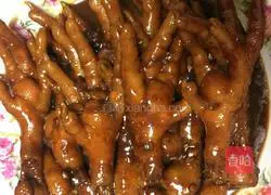 Illustration of braised chicken feet 4 