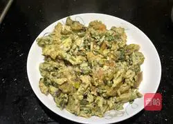 Illustration of how to make Chinese toon scrambled eggs 5