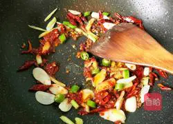 Illustration of how to make stir-fried spicy chicken 14