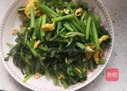 Illustration of how to make spinach and scrambled eggs 6