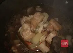 Illustration of Braised Pork and Potatoes Recipe 7