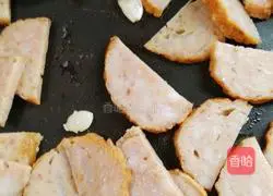 Illustration of how to make pepper-fried meat rolls 3