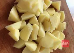 Illustration of how to make pan-fried cumin potatoes 1