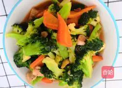 Illustration of how to stir-fry broccoli 8