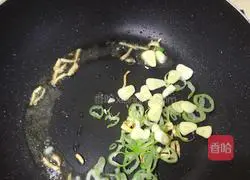 Illustration of how to make fried beef and tomato vermicelli 5