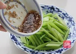 Cashew Nuts and Celery Recipe Illustration 9