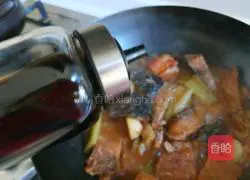 Illustration of how to make Hubei Braised Cured Fish Nuggets on the 15th day of the first lunar month 13