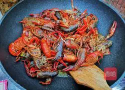 Garlic is fragrant Spicy crayfish recipe 5